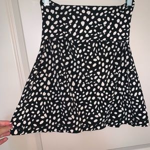 Black and off-white print skirt
